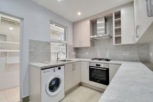 203, Sandringham Road, Hertfordshire photo 4