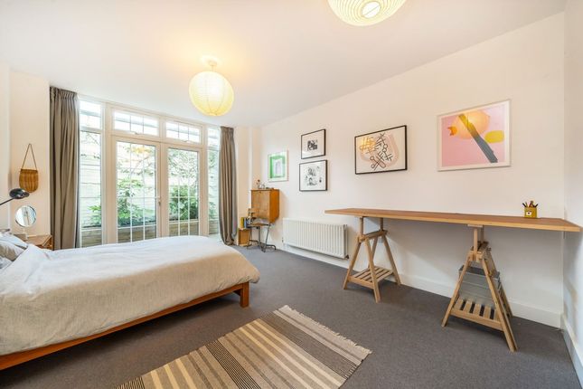 15, Furrow Lane, London photo 4