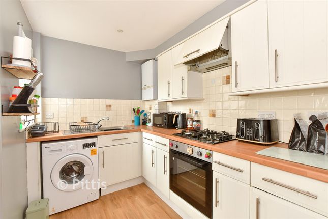 James Court, Leed Street, Sandown photo 4