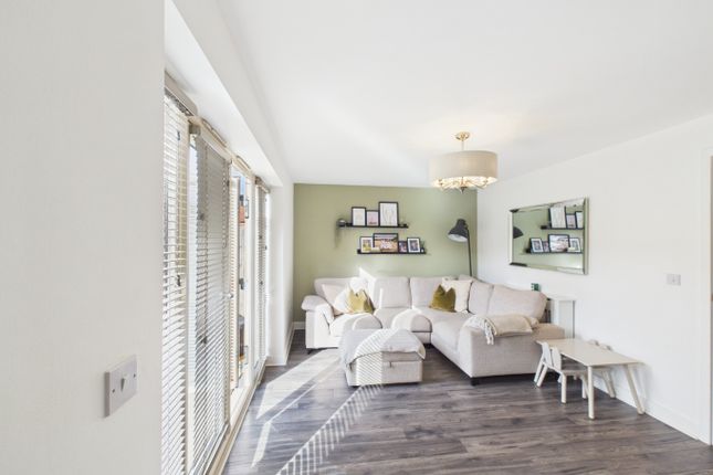 3, Frances Brady Way, Hull photo 3