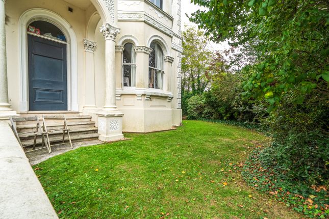 Farncombe Road, West Sussex photo 4