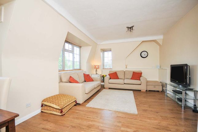 2 bed flat for sale in Dunfield Gardens, London SE6