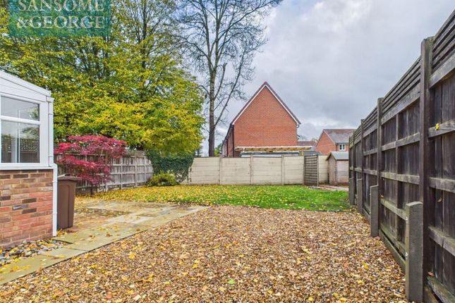 31, Franklin Avenue, Tadley photo 3