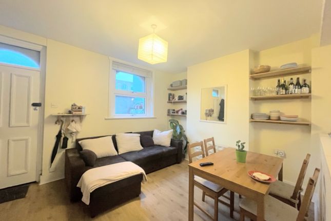 Flat to rent in Bethnal Green Road, London, Greater London