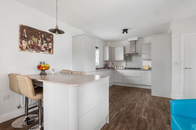 1, Wheatsheaf Way, Stratford-Upon-Avon photo 2