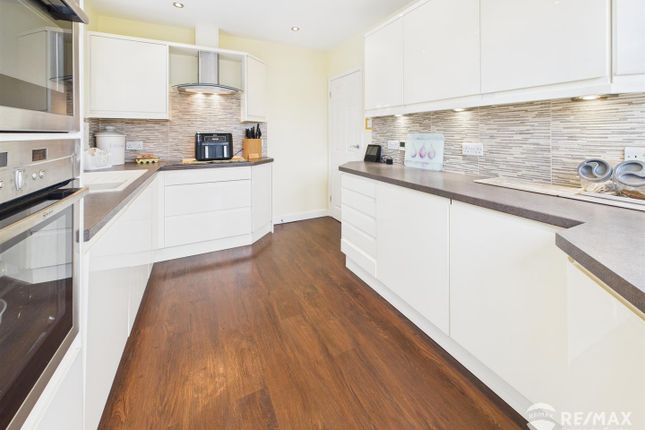 58, Dove Crescent, Harwich photo 2