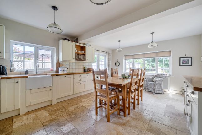 Hawthorne Cottage,, West Heath, Tadley photo 3