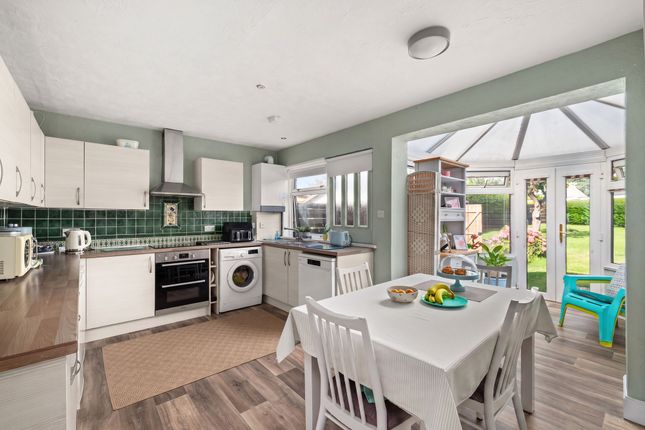 34 Ballinard Road, Dundee photo 2