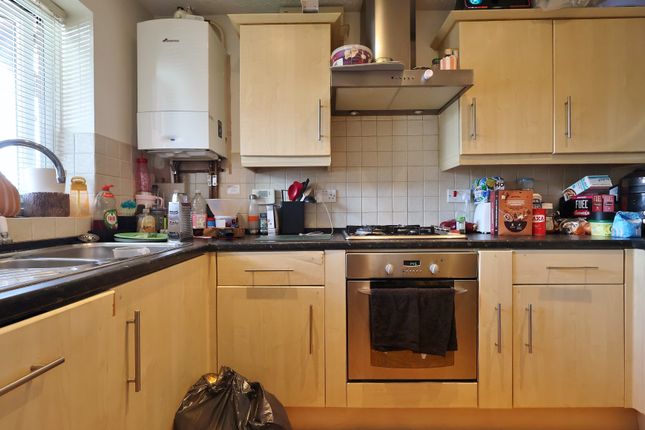 62, Tameton Close, Luton photo 2