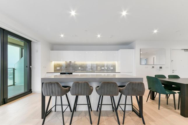 Flat for sale in Marco Polo, Royal Wharf, London