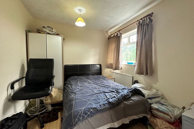 ROOM 5, 200, Farnborough Road, Farnborough photo 2