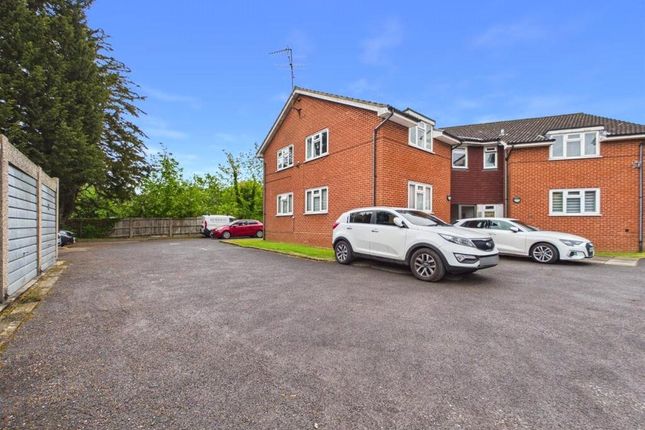 Flat 11, Rusper Court 2A,, Reddown Road, Coulsdon photo 4
