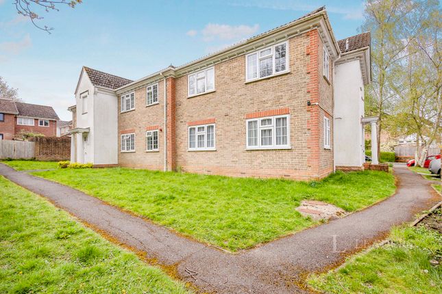 12, Dunnock Close, Hampshire photo 4
