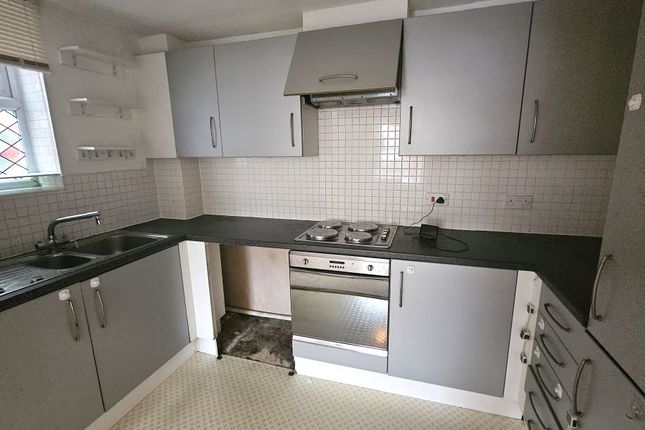 Apartment 11 Great Western Court, The Avenue, Acocks Green, Birmingham, West Midlands, B27 6NT photo 3