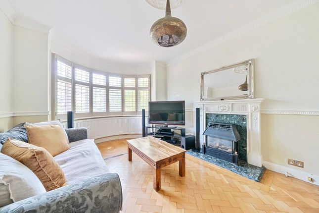 20, Medina Avenue, Esher photo 2