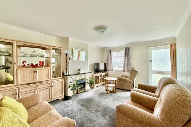 1, Tapson Drive, Plymouth photo 3