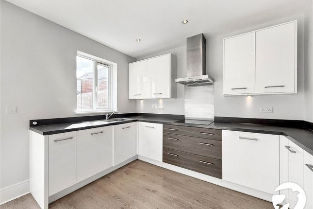 2, Hildefirth Close, Ebbsfleet Valley photo 4