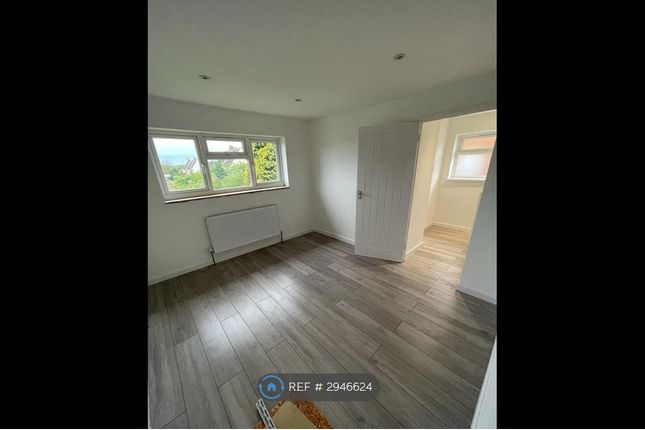 Washington Drive, Slough photo 4