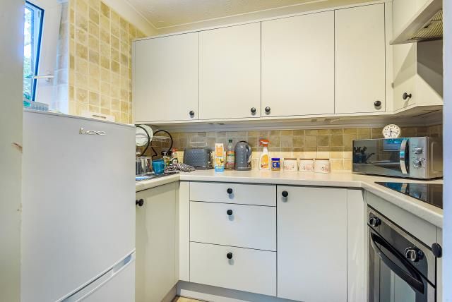 Flat 5 Homewell House,, The Moors, Kidlington photo 4
