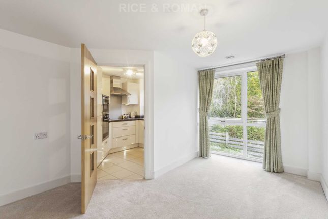 Thumbnail Flat to rent in London Road, Guildford