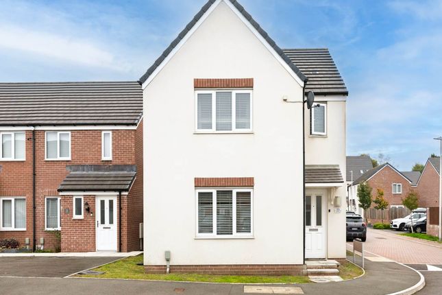 3-bed house on Cae'r Delyn, Oakdale Blackwood, £276,000