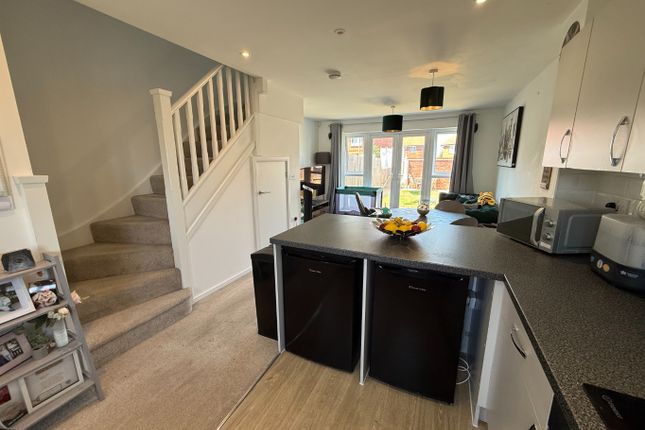 51 Harebell Gardens, Houghton Regis, Bedfordshire photo 2