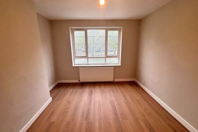 227 Beverley Drive, edgware photo 2