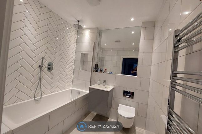The Crescent Sutton, Sutton, Greater London photo 5