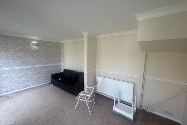 12 LODGE WAY, SHEPPERTON, SHEPPERTON photo 4