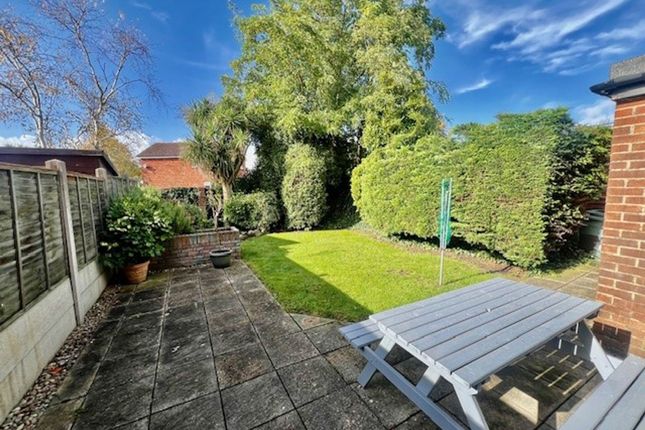 18 Portesham Gardens, Bournemouth photo 2