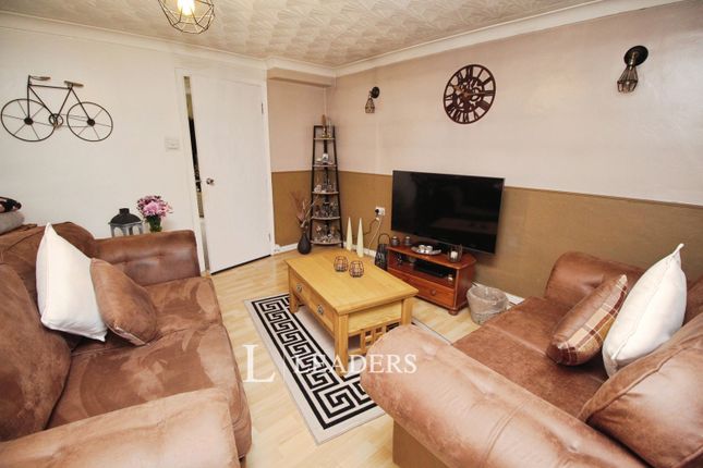 18, Jennings, Milton Keynes photo 3