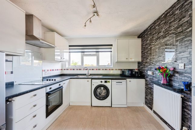 52, Lypiatt Mead, CORSHAM photo 3