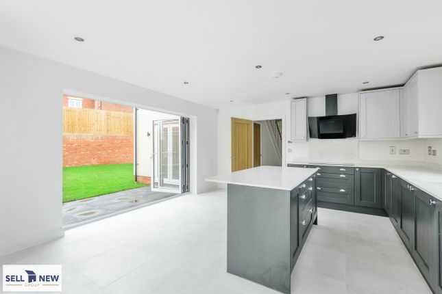 61, Nightingale Road, Great Barford photo 2