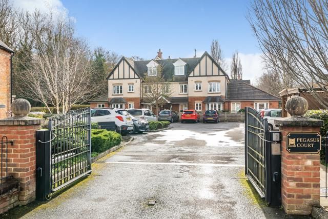 1-bed flat on 5, Pegasus Court, Wantage, £100,000