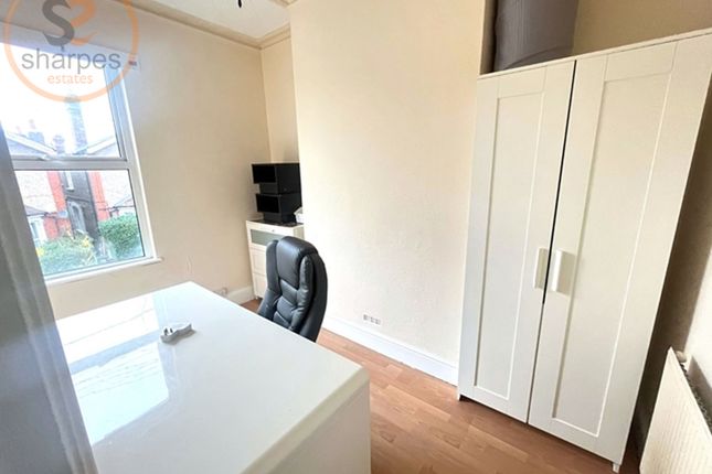 Copy of 23 Dudley Road, Kingston upon Thames photo 2