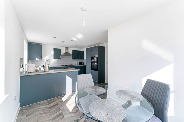 25, Criddle Avenue, Banwell photo 3