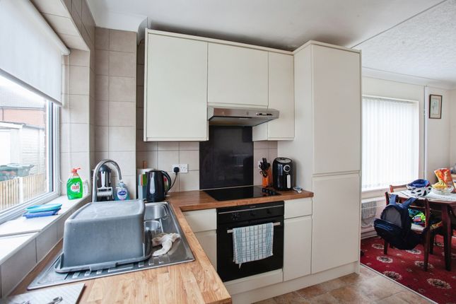 9, Bretby Close, South Yorkshire photo 3