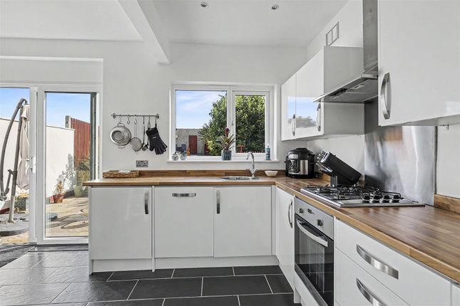 7, Paternoster Close, Waltham Abbey photo 4