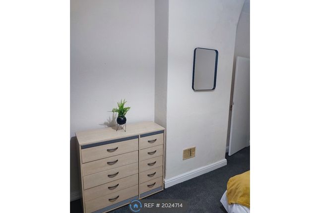 Room to rent in Birks Street, Stoke-On-Trent