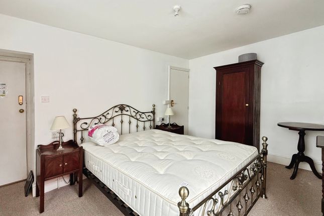 Room 5, 23-24, Alfred Street, Westbury photo 2