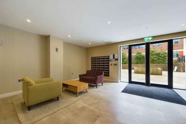 Flat for sale in Linden House, Chart Way, Horsham