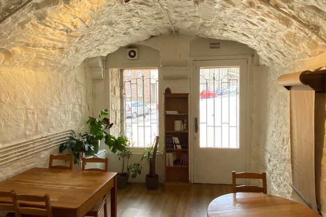 Thumbnail Restaurant/cafe for sale in Bow Street, Stirling
