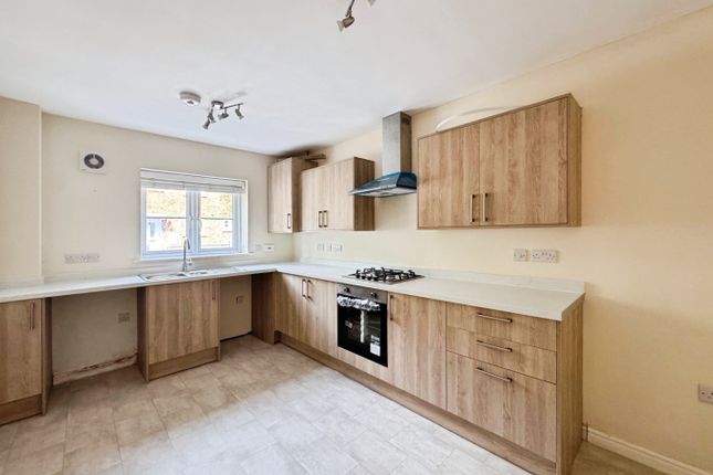 38 Ffordd Cambria, Pontarddulais, West Glamorgan photo 4