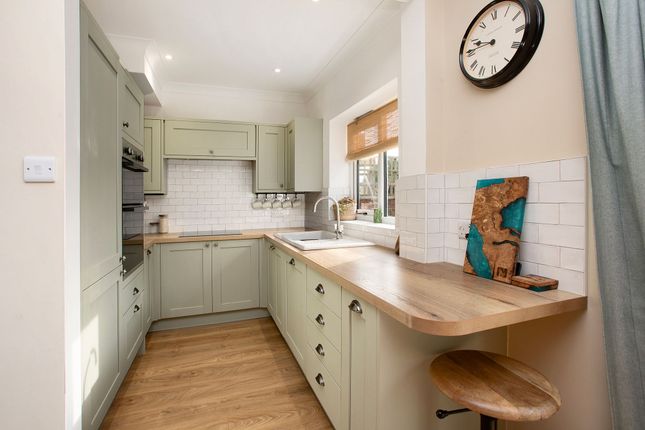 4 Heywoods Road, Teignmouth photo 2