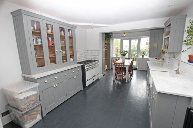 17, Bedford Grove, Eastbourne photo 2