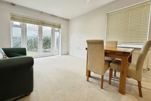 Cox House, 55, Sierra Road, Buckinghamshire photo 3