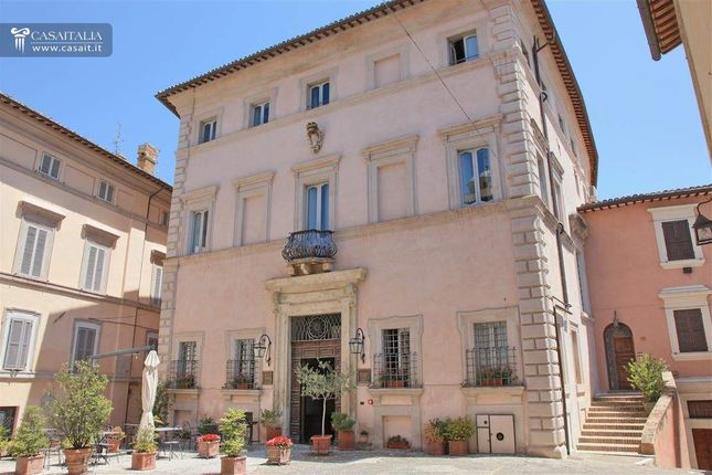 Villa for sale in Trevi, Umbria, Italy