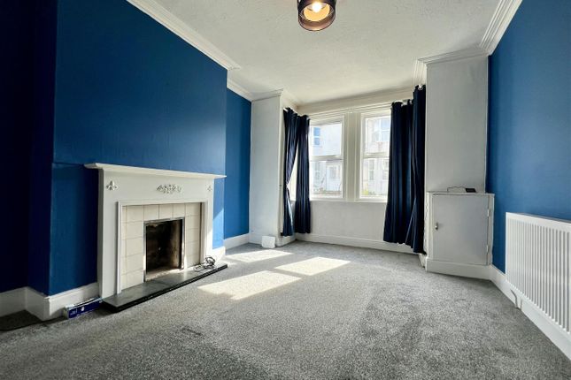 Terraced house to rent in Edinburgh Road, Bexhill On Sea