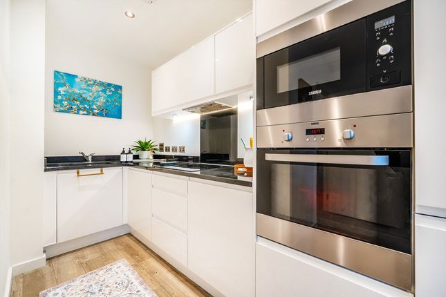 Flat 42, Marquess House, 7, Lakeside Drive, London photo 2
