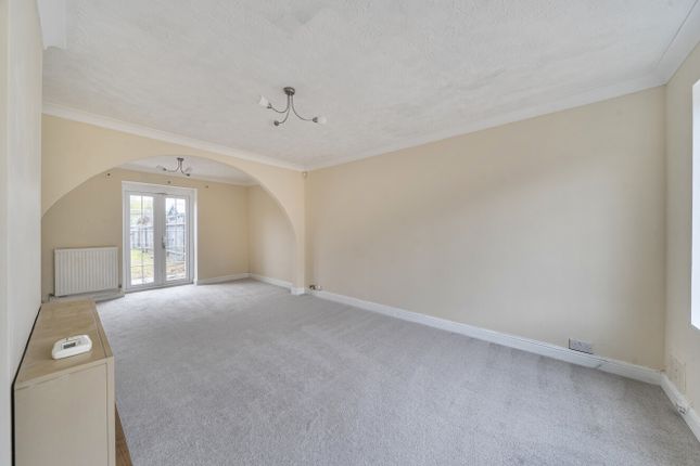 Mountview Avenue, Bedfordshire photo 3